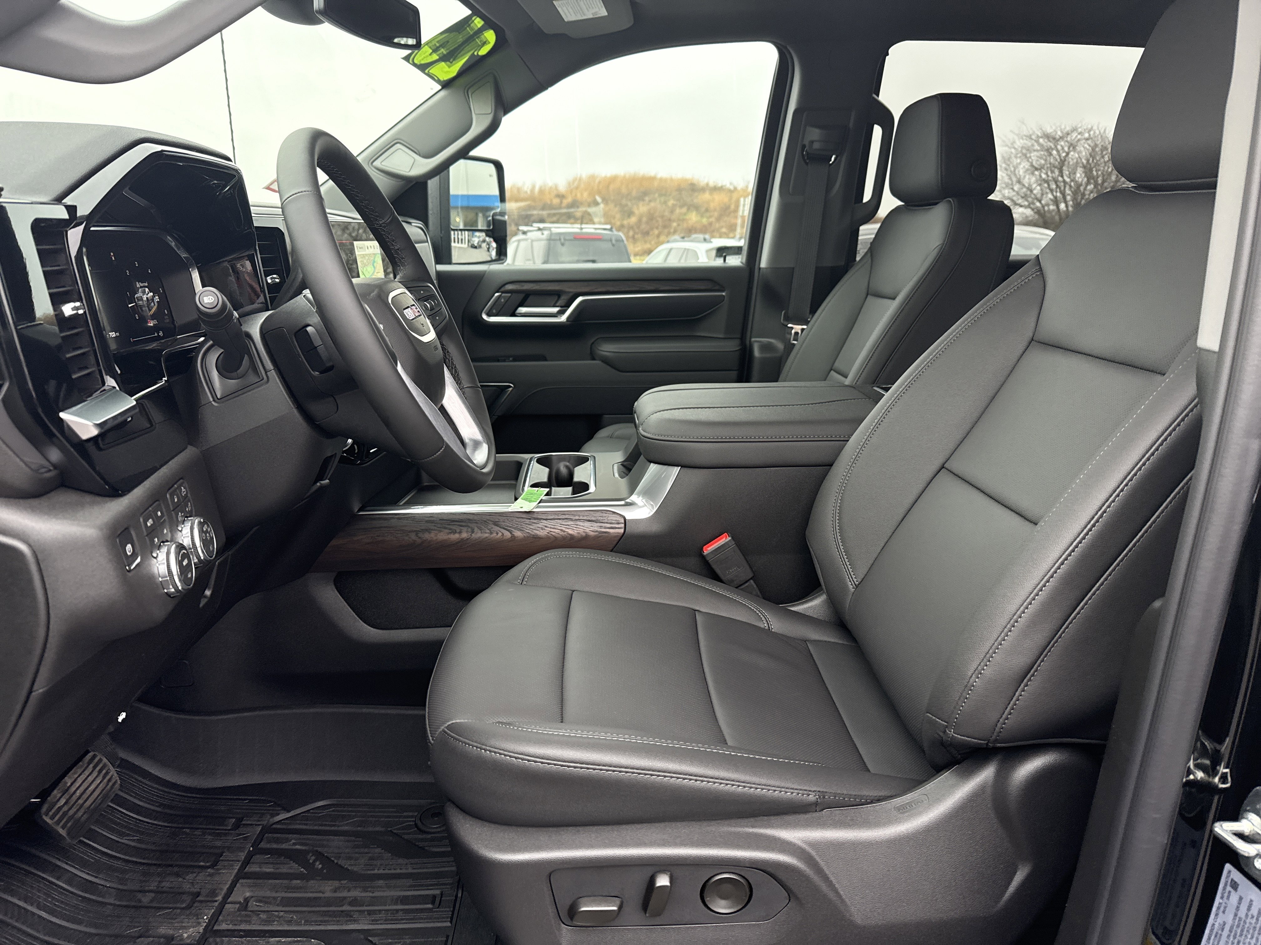 New 2026 GMC Sierra 2500 SLT w/ SLT Convenience Package image 11