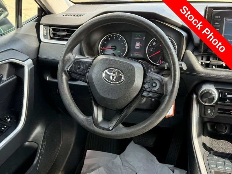 Used 2019 Toyota RAV4 LE AWD/4WD image 14