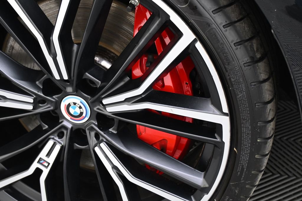 Used 2022 BMW M550i xDrive w/ Dynamic Handling Package image 17