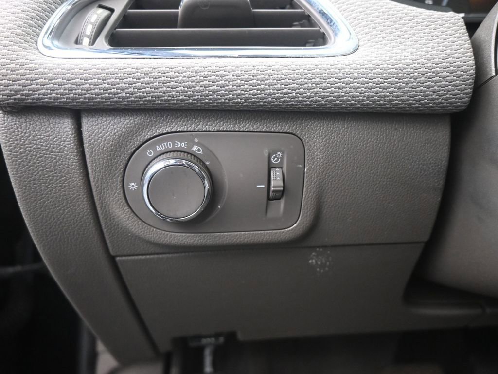 Used 2018 Chevrolet Cruze LS image 19