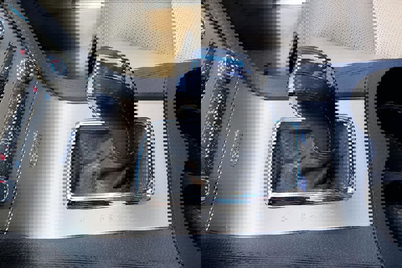 Used 2010 Lincoln MKT 2WD image 17