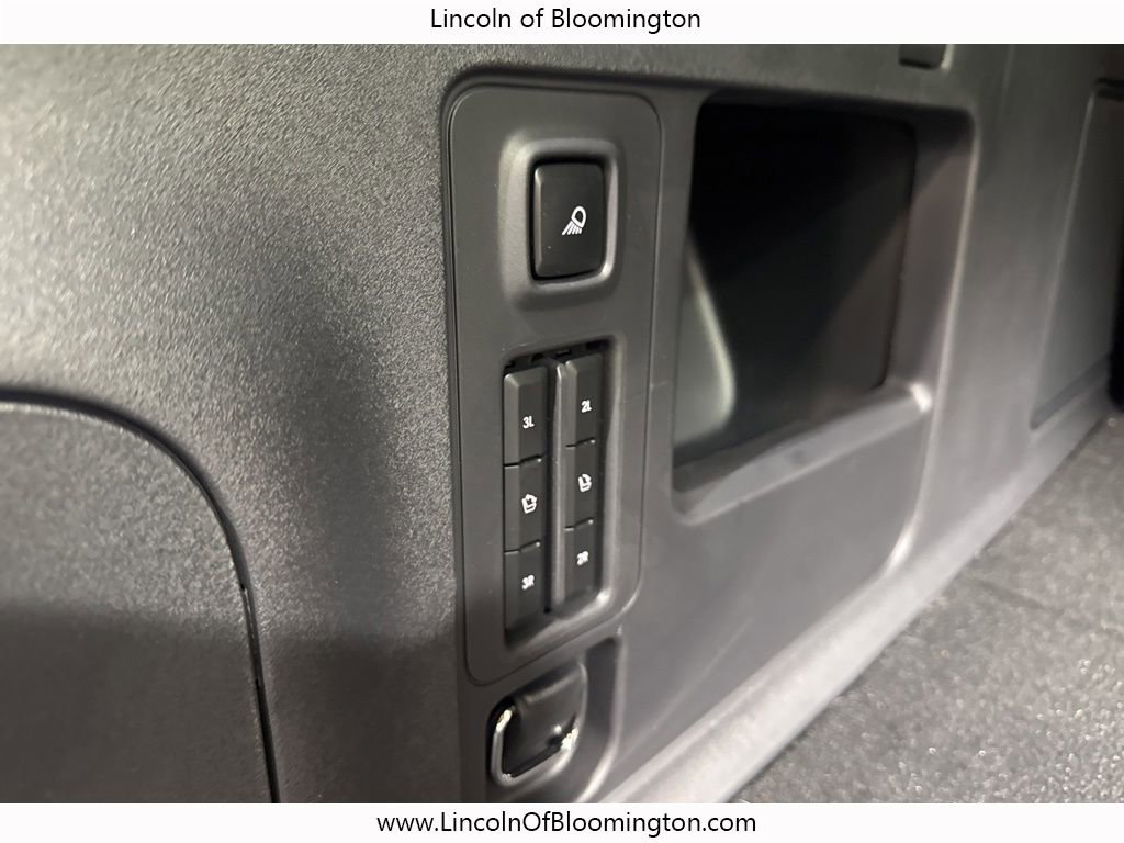 New 2025 Lincoln Navigator L Reserve w/ Jet Appearance Package image 70