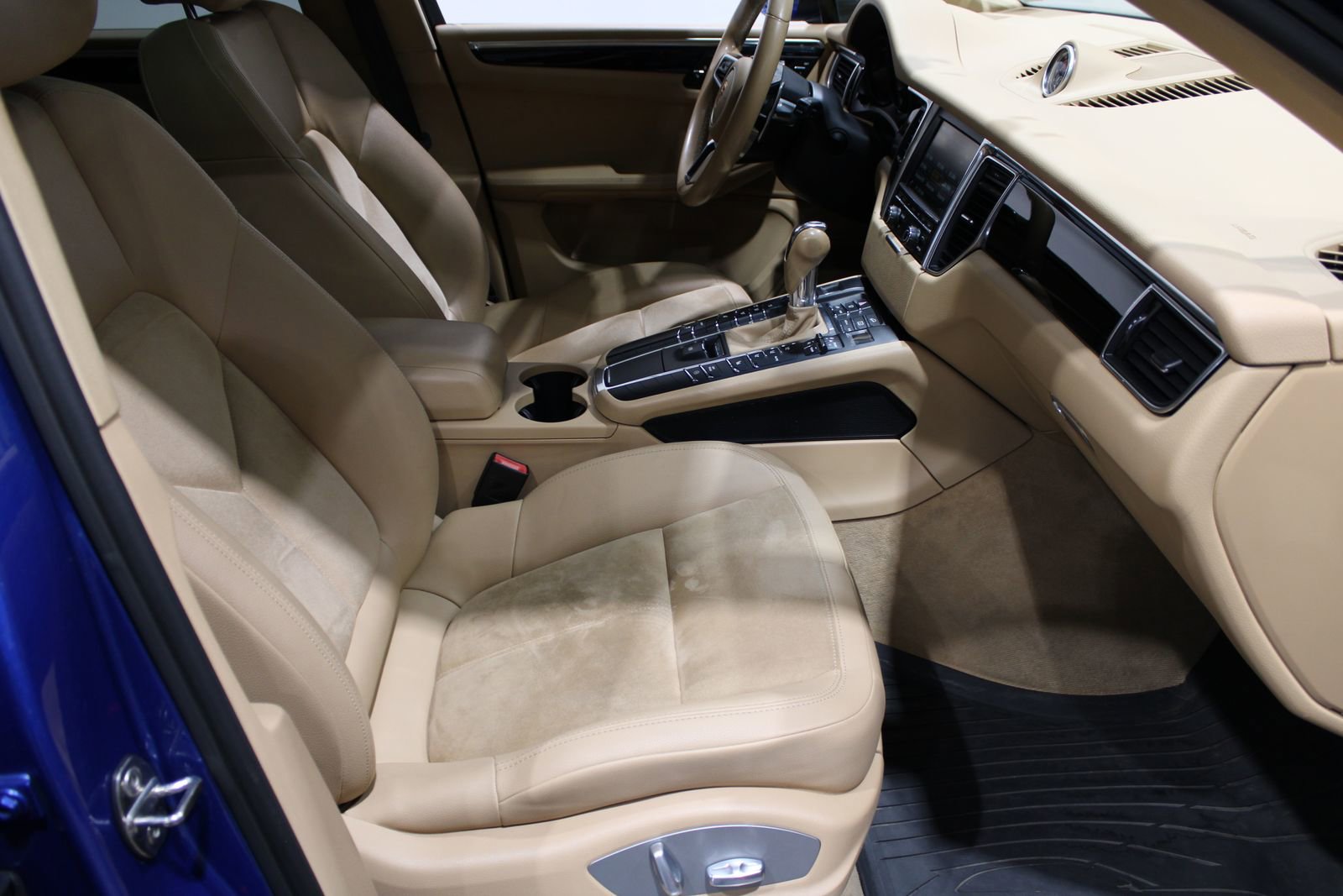 Used 2015 Porsche Macan S image 32