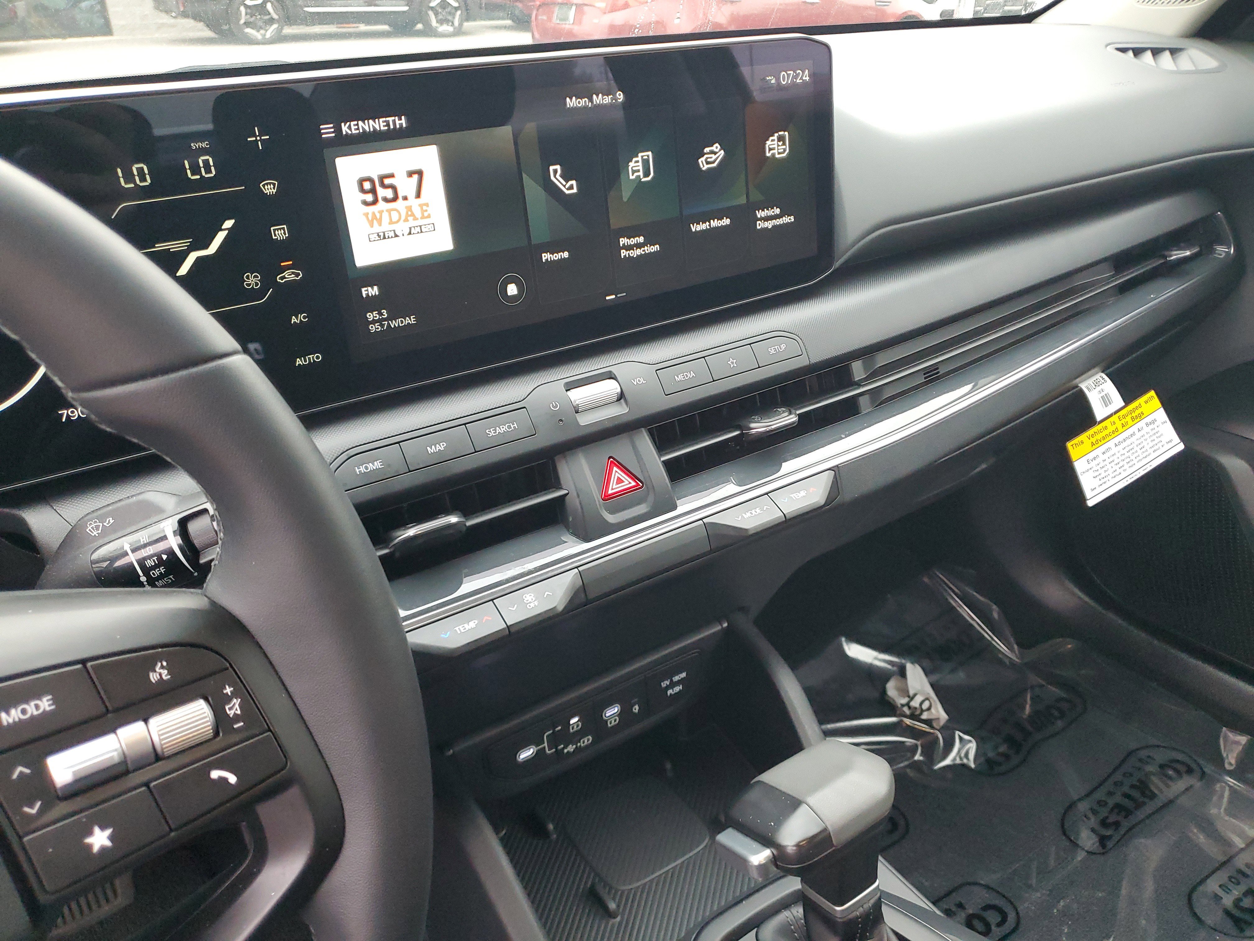 Used 2025 Kia K4 EX image 28