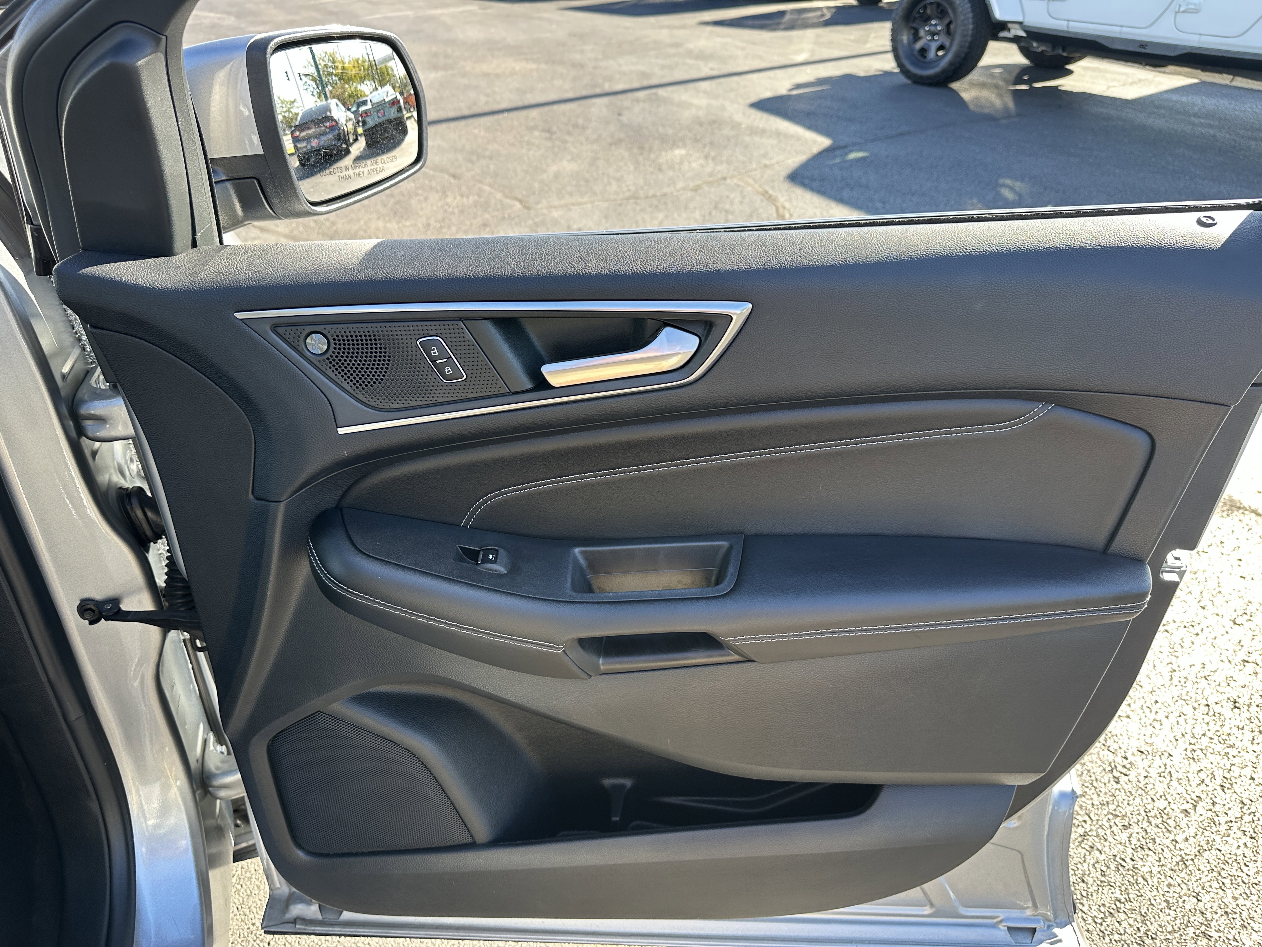 Used 2022 Ford Edge Titanium image 41