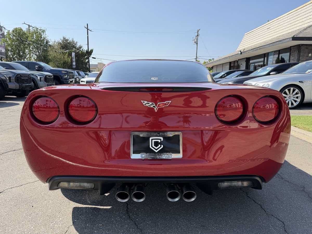 Used 2008 Chevrolet Corvette Coupe w/ Z51 Performance Package RWD image 7