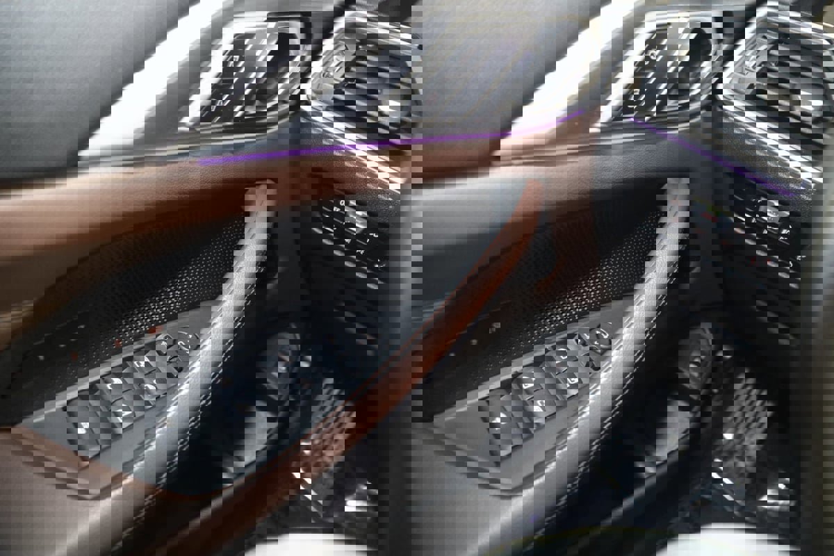 Used 2021 BMW 430i Convertible w/ Convenience Package image 33