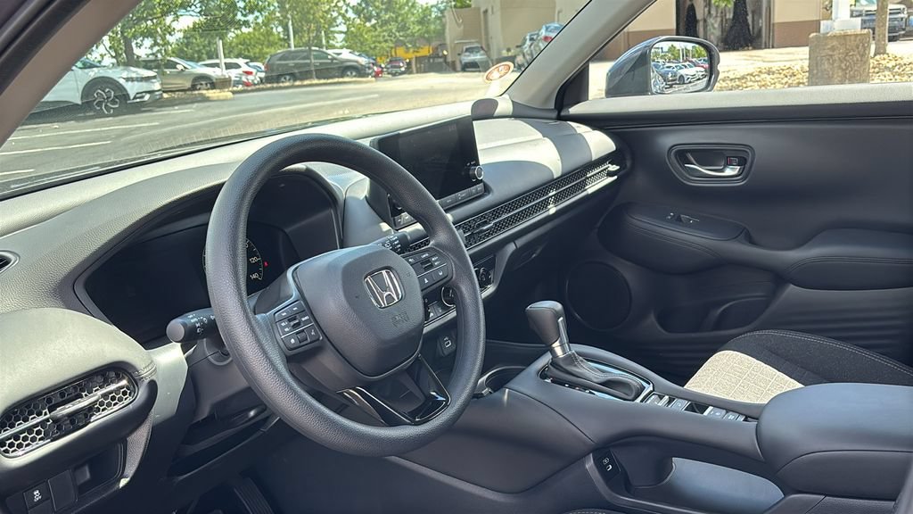 Certified 2025 Honda HR-V LX image 25