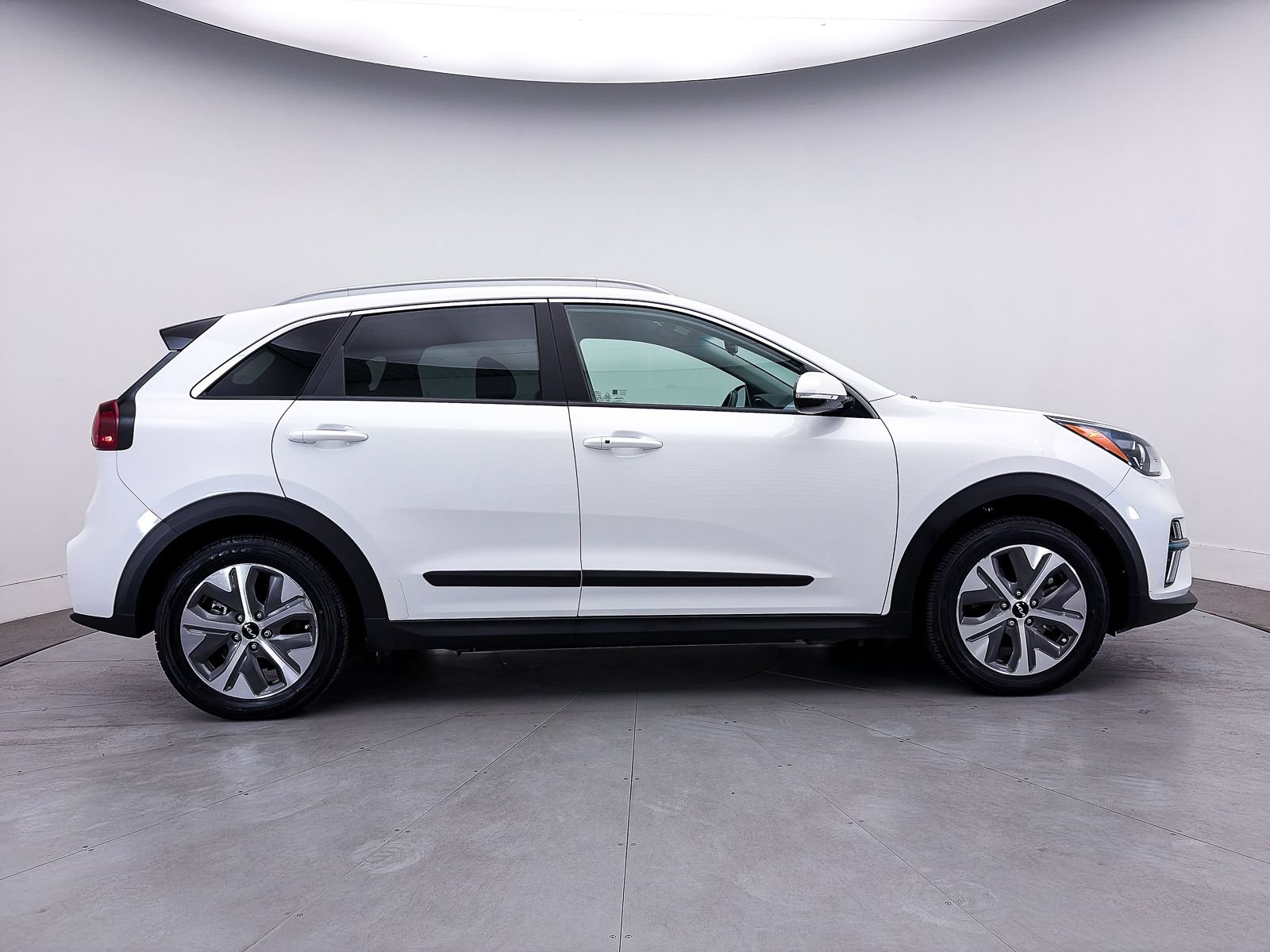 Certified 2022 Kia Niro EX FWD image 39