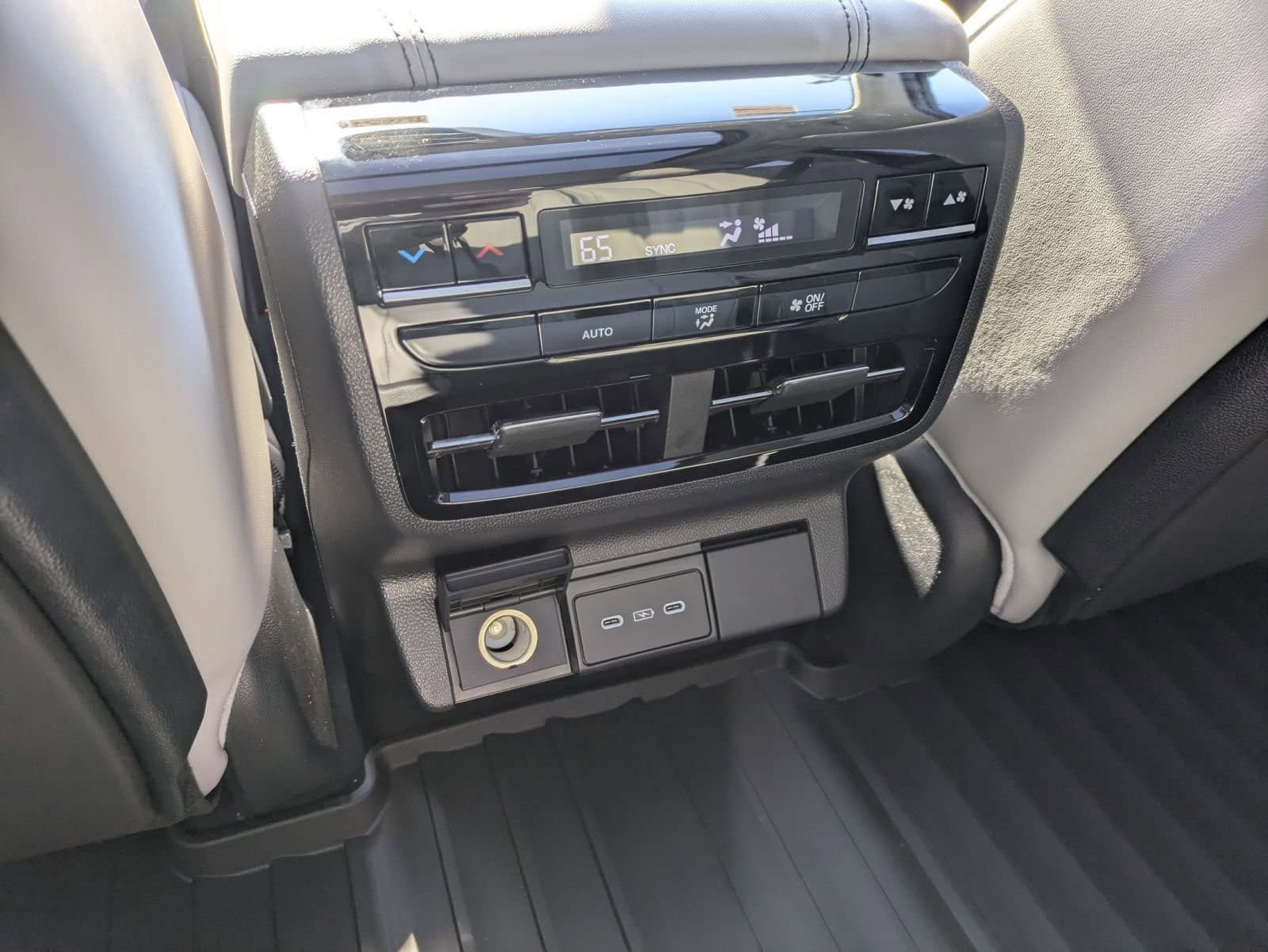 Certified 2026 Acura MDX w/ Technology Package FWD image 23