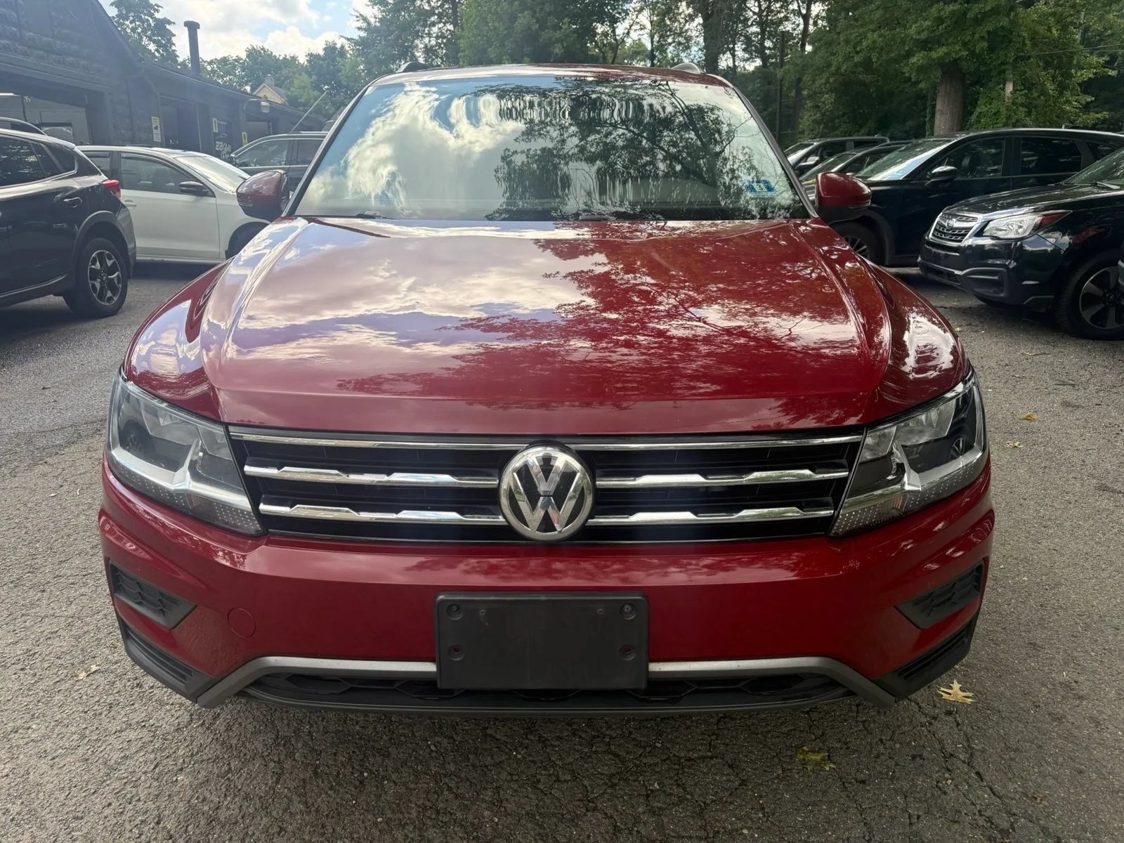Used 2020 Volkswagen Tiguan SE w/ Panoramic Sunroof Package AWD/4WD image 2