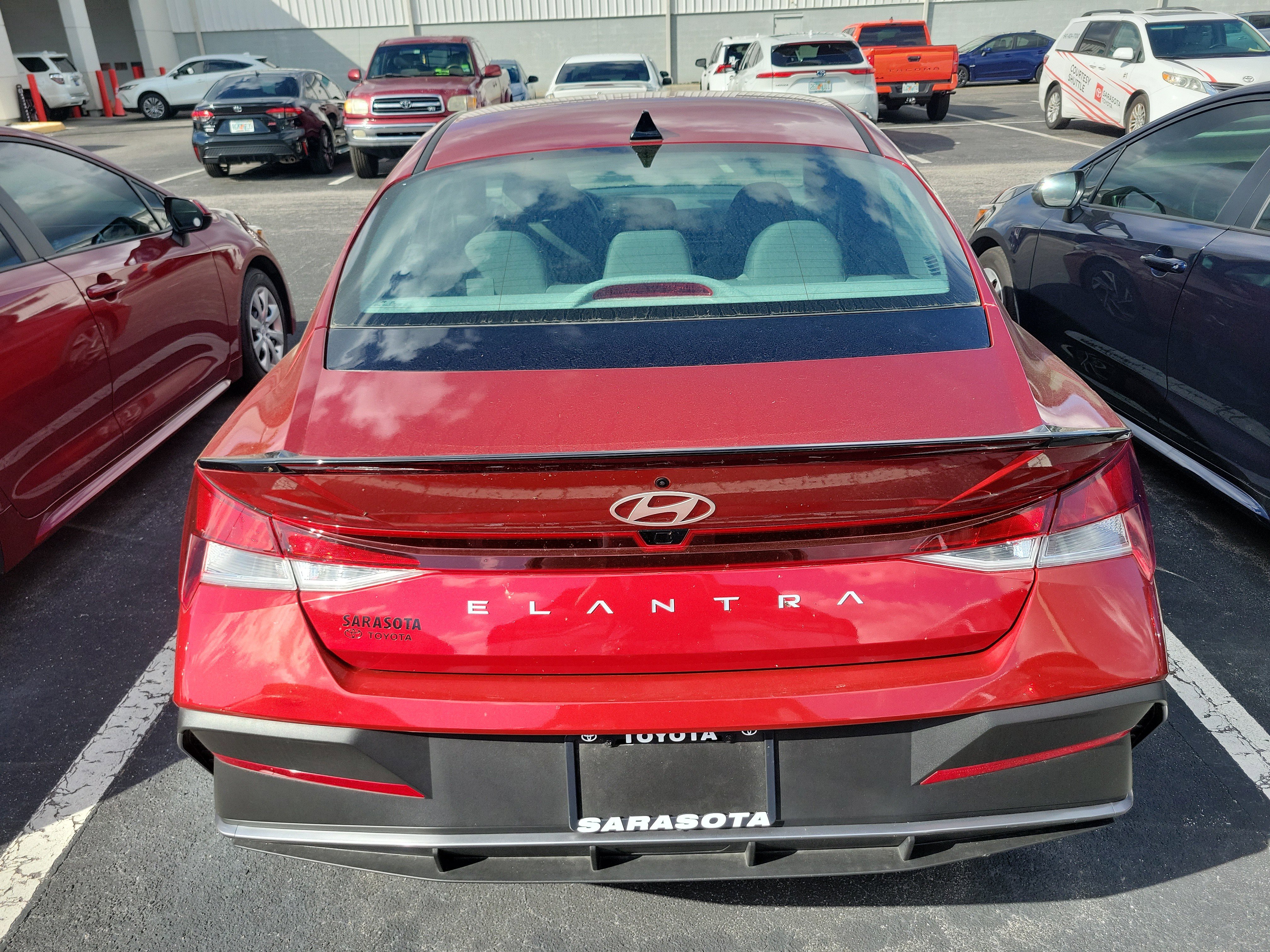 Used 2025 Hyundai Elantra Sport image 5