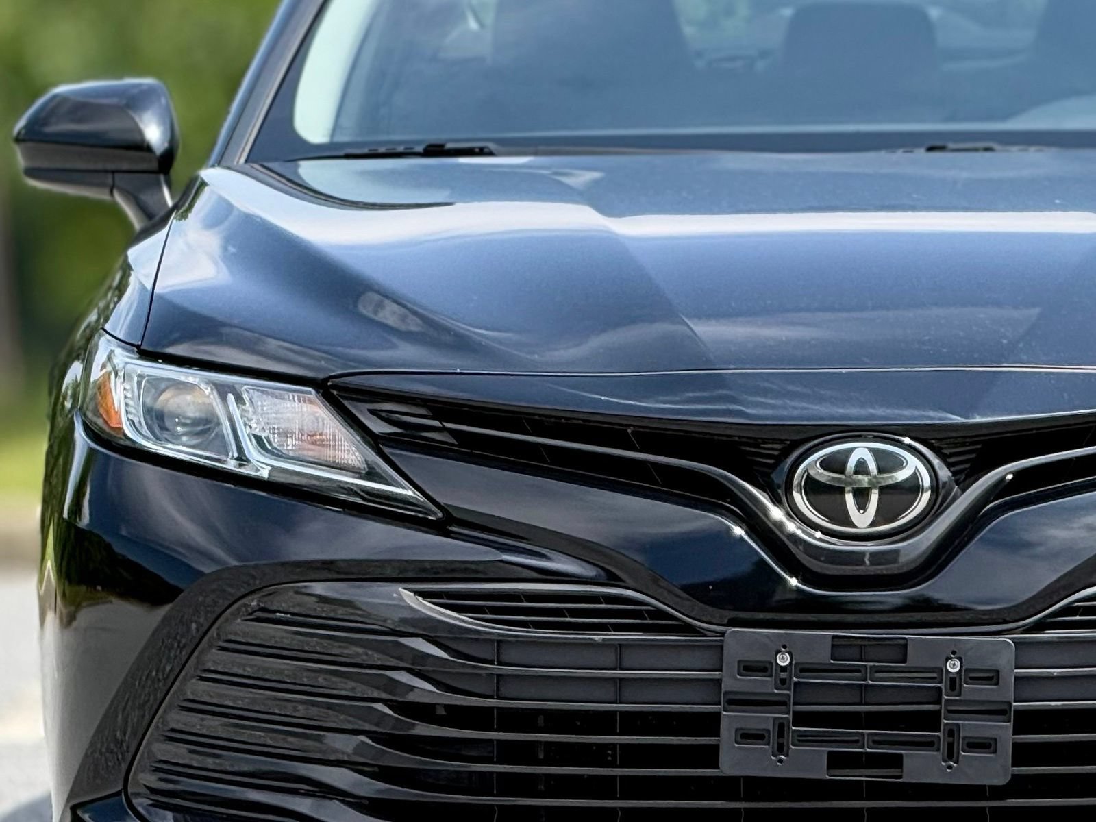 Used 2018 Toyota Camry LE FWD image 14