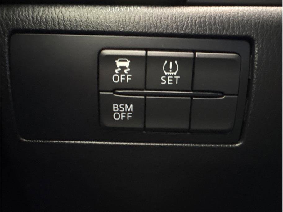 Used 2016 MAZDA MAZDA3 i Touring image 25