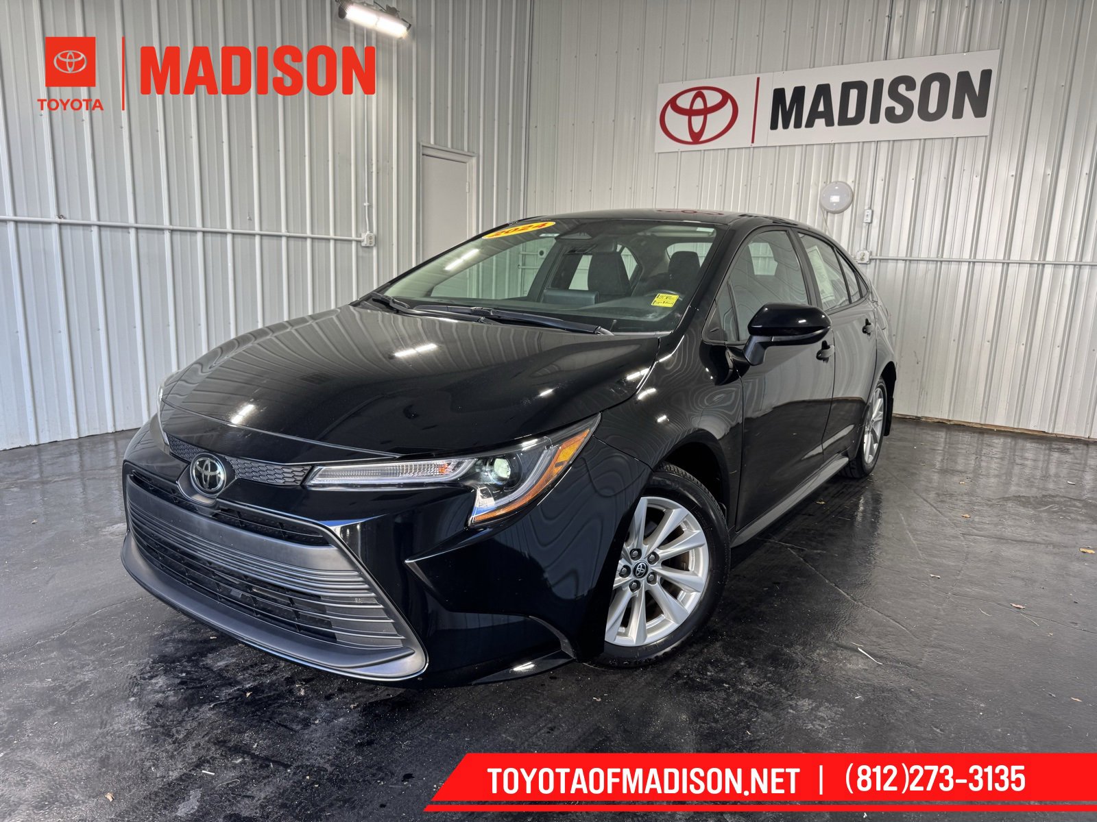 Used 2024 Toyota Corolla LE w/ LE Convenience Package image 1