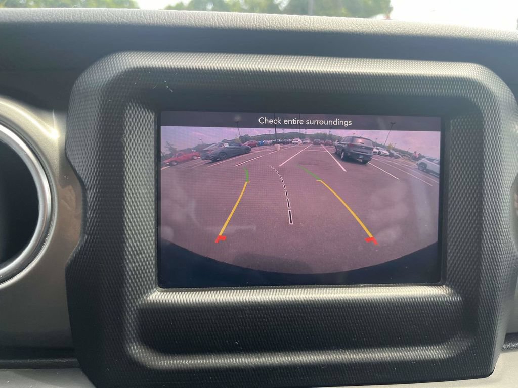 Used 2019 Jeep Wrangler Unlimited Sahara w/ Cold Weather Group AWD/4WD image 25