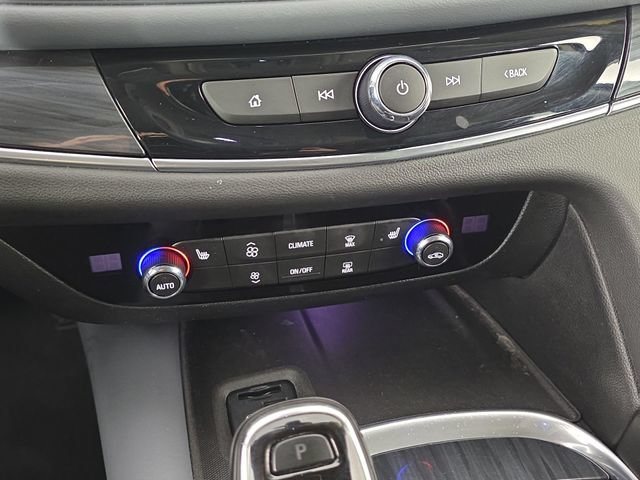 Used 2020 Buick Enclave Essence w/ Sport Touring Edition FWD image 25