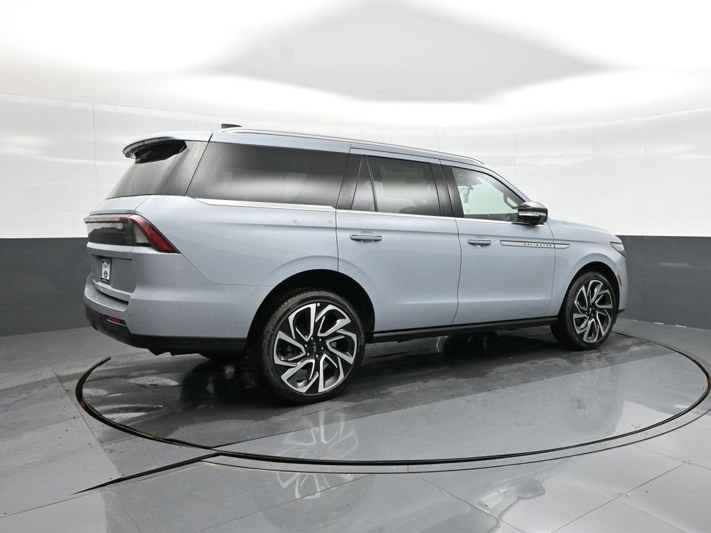 New 2026 Lincoln Navigator Reserve AWD/4WD image 9