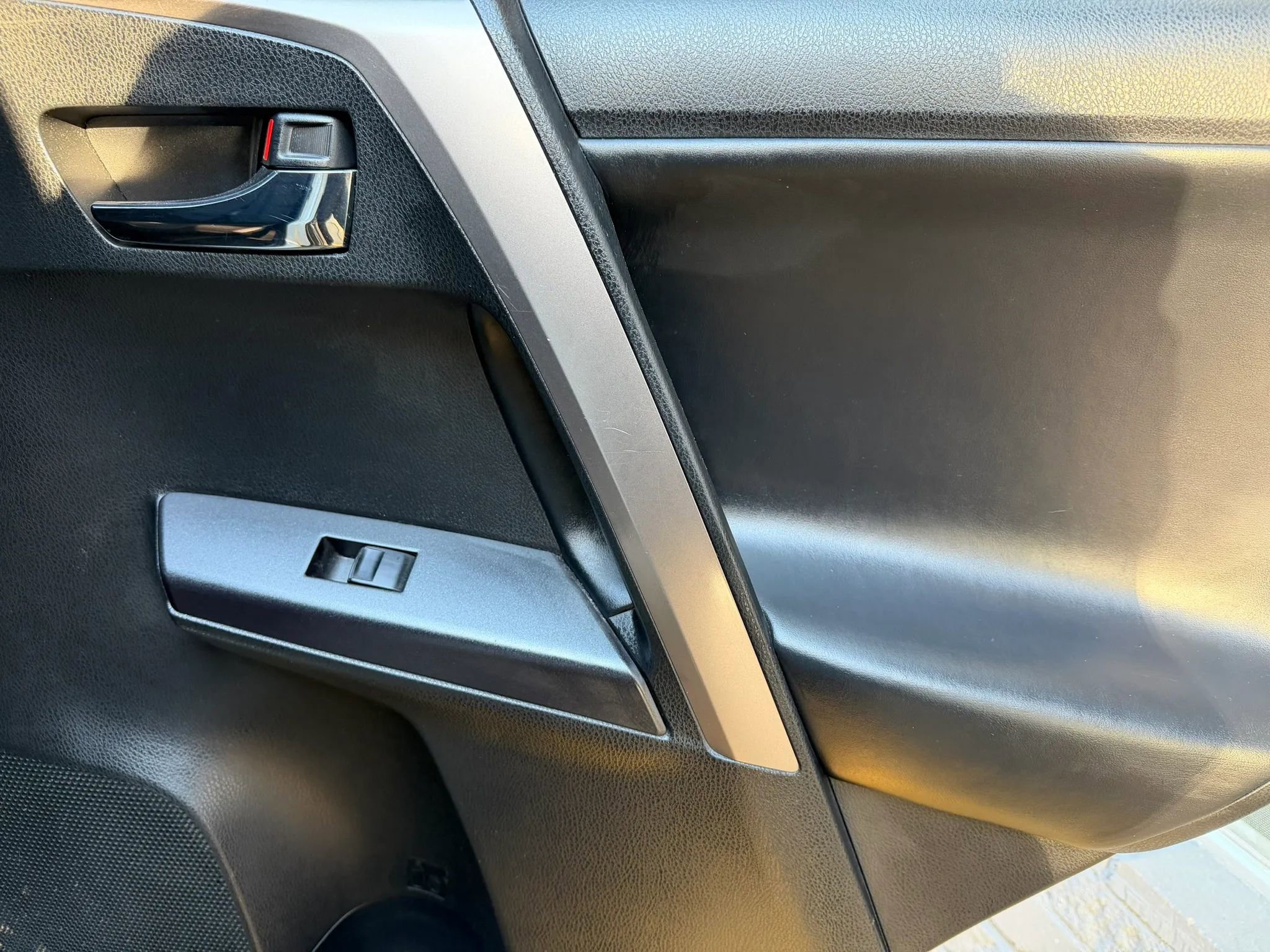 Used 2018 Toyota RAV4 XLE w/ Plus Extra Value Package image 13