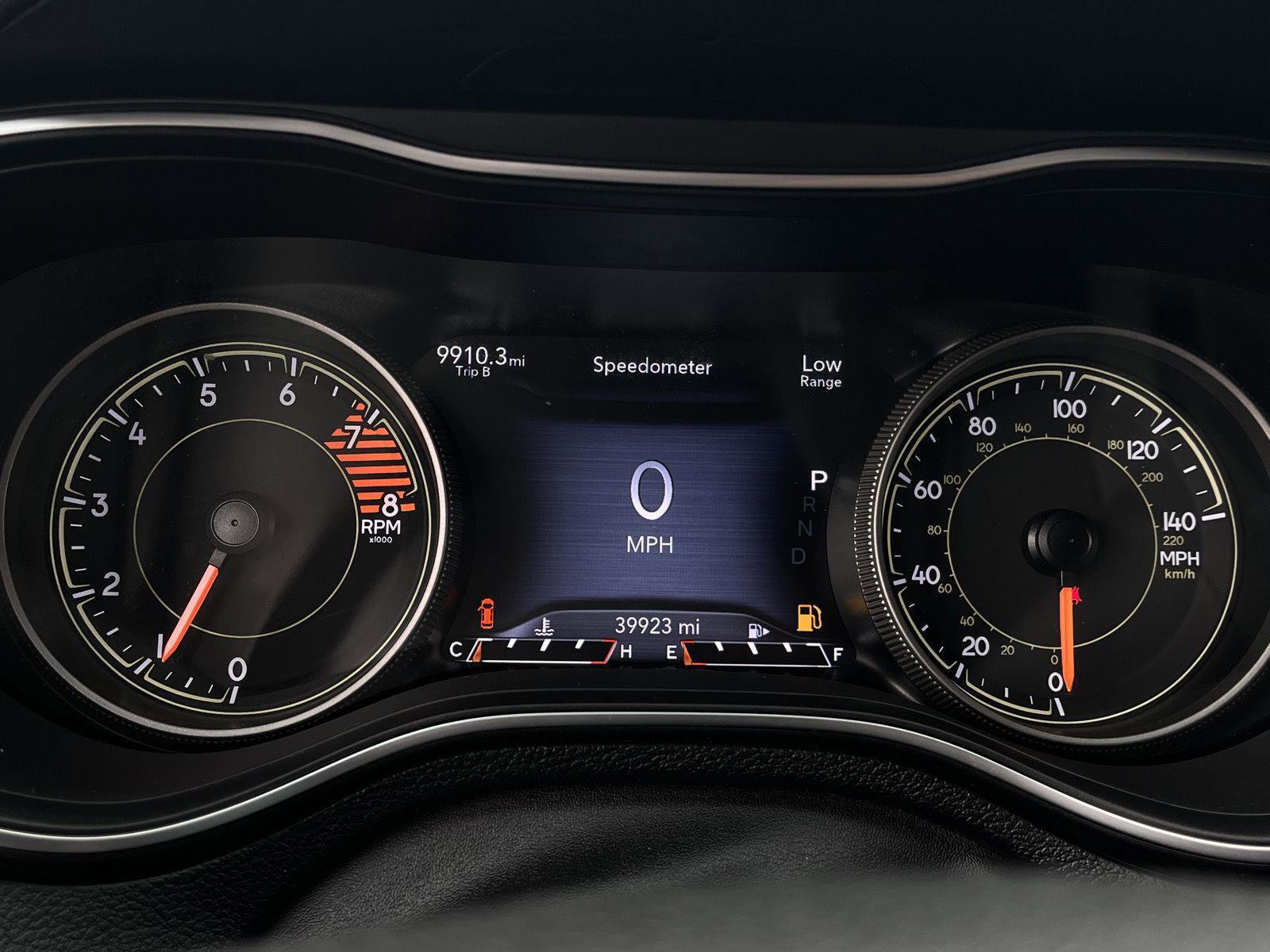 Used 2020 Jeep Cherokee Trailhawk AWD/4WD image 19