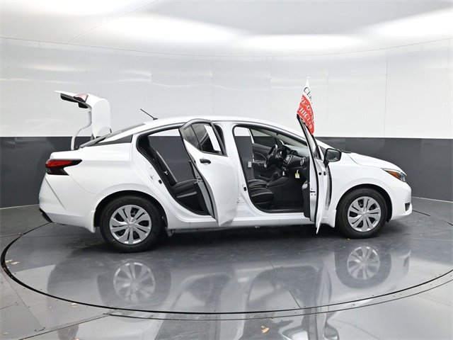 Used 2025 Nissan Versa S w/ Trunk Package image 58