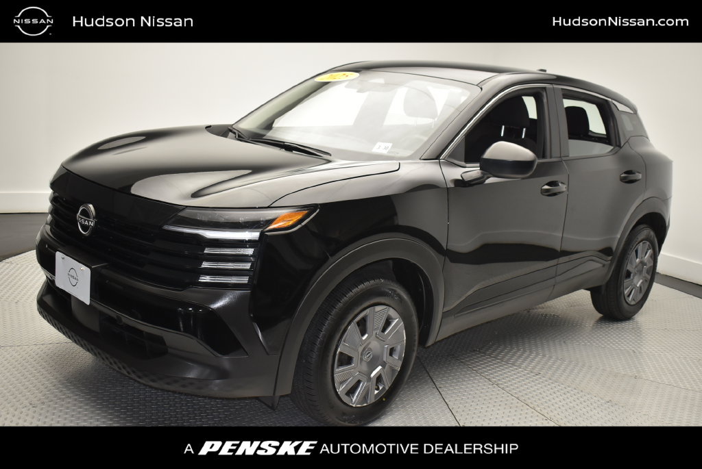 Used 2025 Nissan Kicks S AWD/4WD image 1