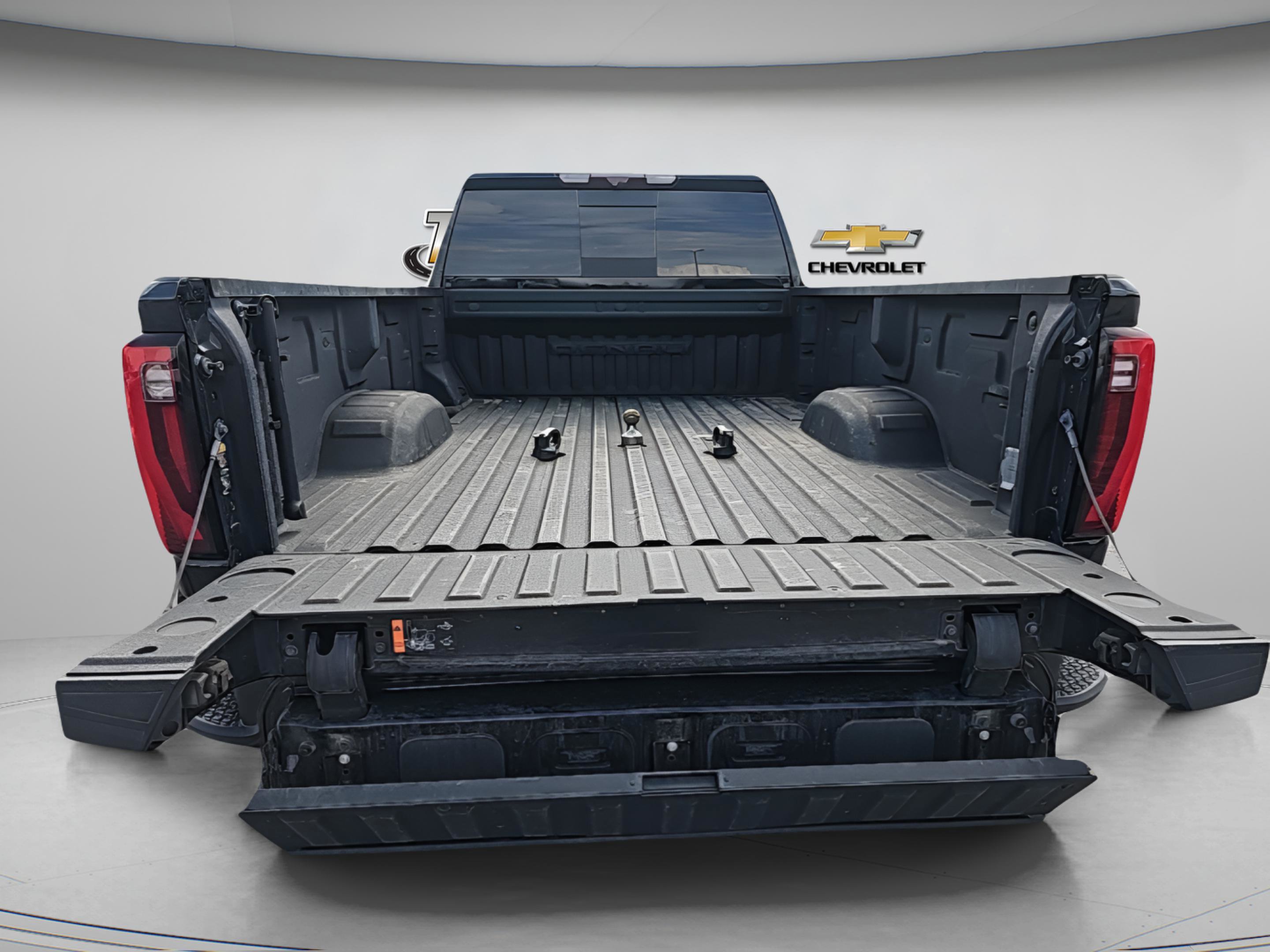 Used 2024 GMC Sierra 3500 Denali w/ Denali Reserve Package image 10