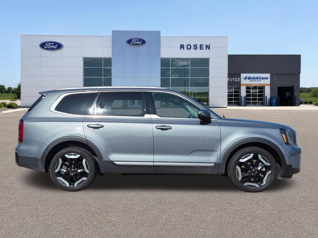 Used 2025 Kia Telluride S AWD/4WD image 2
