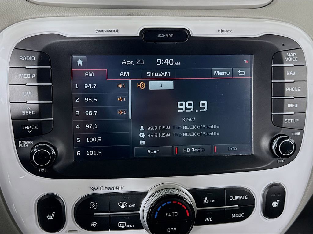 Used 2016 Kia Soul EV FWD image 35