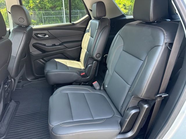 Used 2021 Chevrolet Traverse Premier w/ Redline Edition FWD image 14