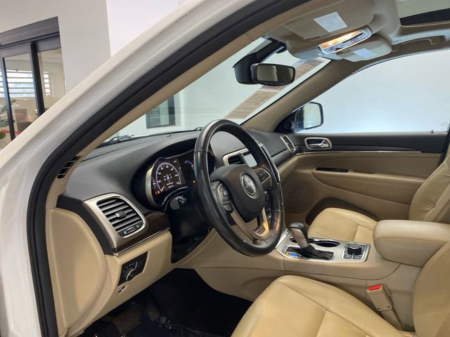 Used 2017 Jeep Grand Cherokee Limited AWD/4WD image 19