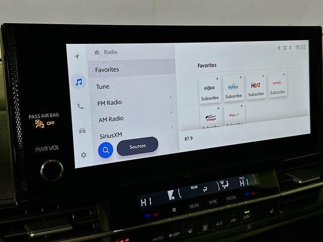 Used 2025 Toyota Sienna XLE image 15