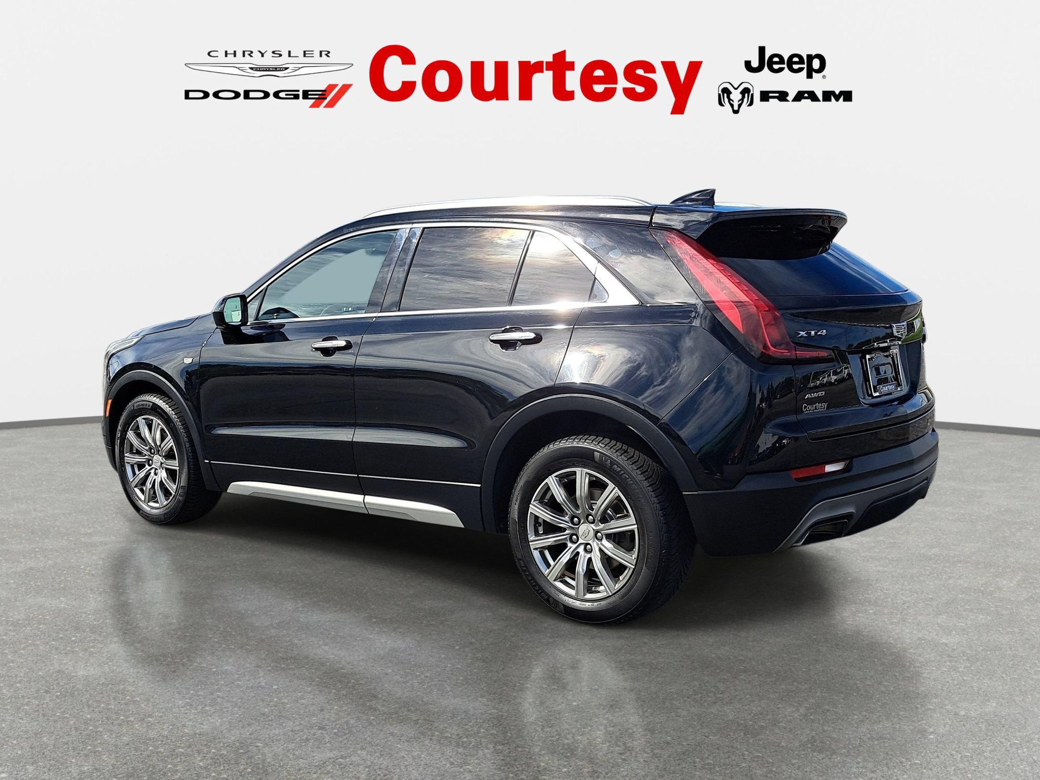 Used 2019 Cadillac XT4 Premium Luxury AWD/4WD image 6
