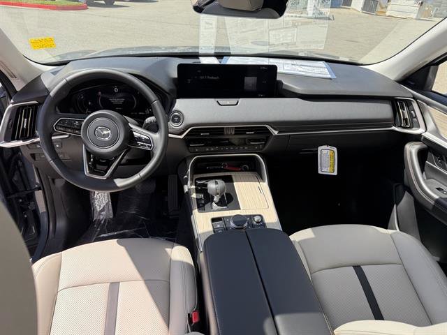 New 2025 MAZDA CX-70 Plug-In Hybrid w/ Premium Pkg image 16