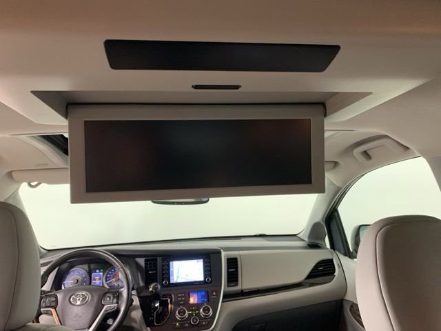 Used 2020 Toyota Sienna XLE Premium AWD/4WD image 37