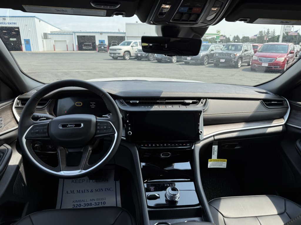 New 2026 Jeep Grand Cherokee Limited AWD/4WD image 18