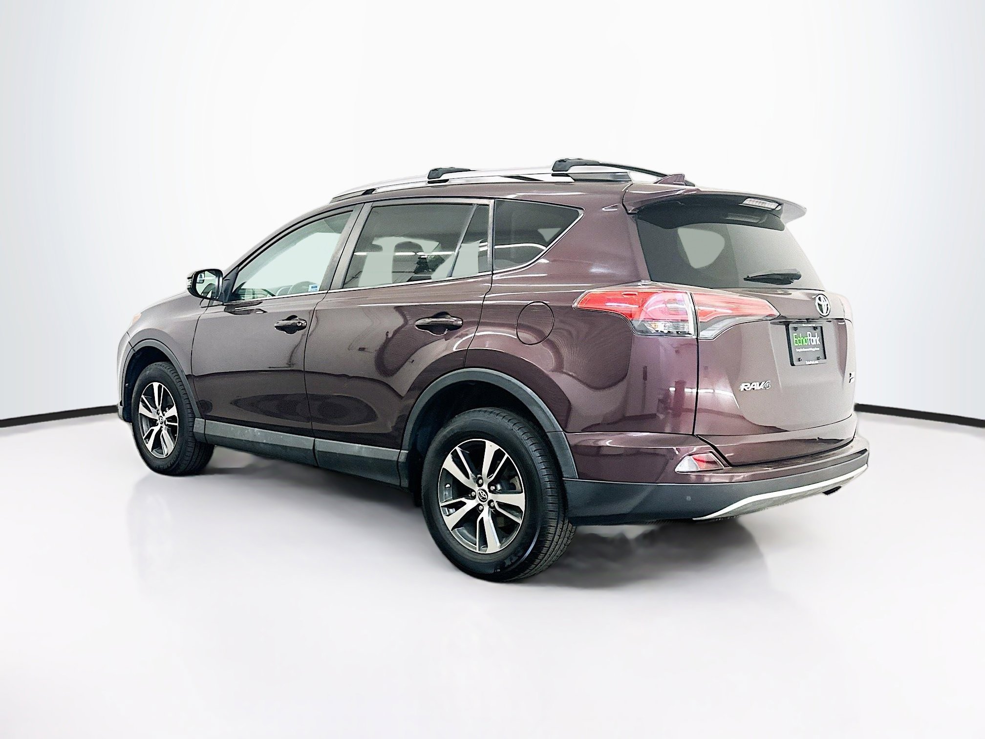 Used 2016 Toyota RAV4 XLE AWD/4WD image 5