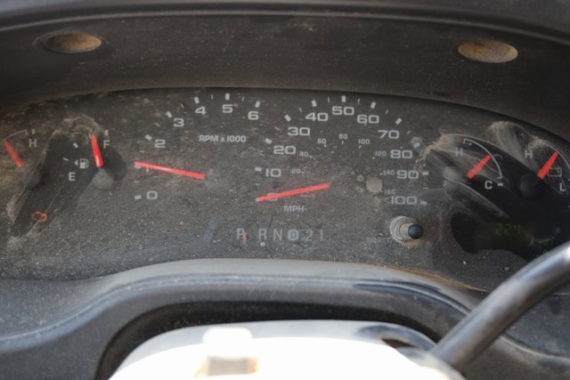 Used 2004 Ford E-350 and Econoline 350 Super Duty image 25