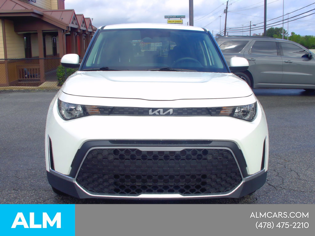 Used 2025 Kia Soul LX w/ LX Technology Package FWD image 3