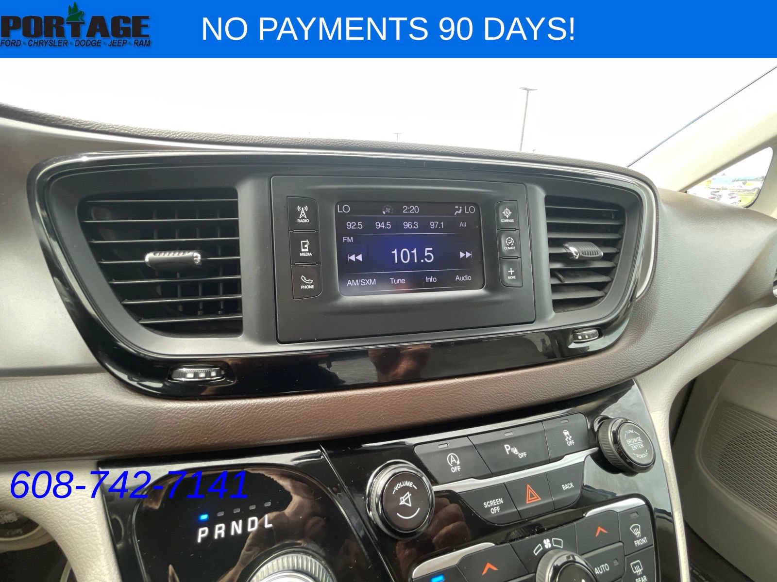 Used 2017 Chrysler Pacifica Touring-L FWD image 24