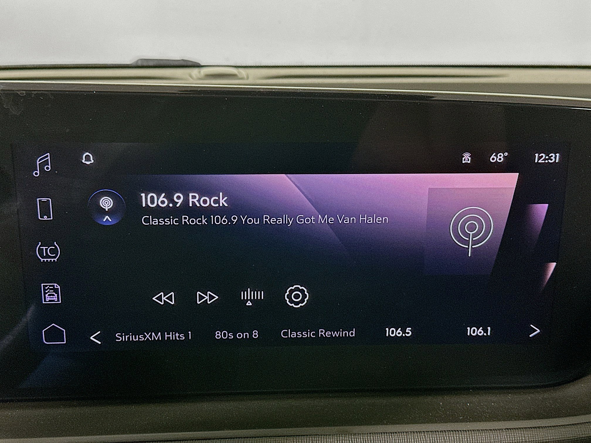 Used 2025 Buick Envista Sport Touring image 19