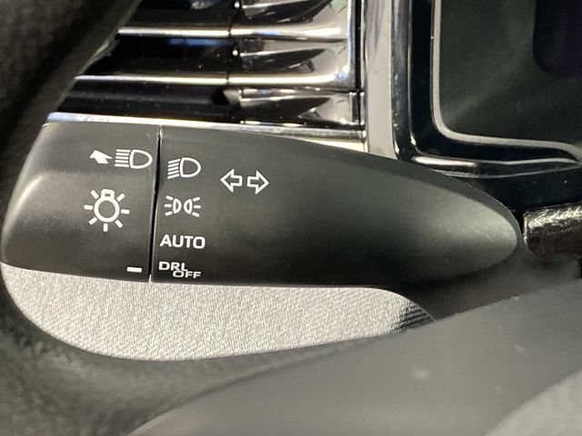 Used 2025 Toyota Camry LE FWD image 18