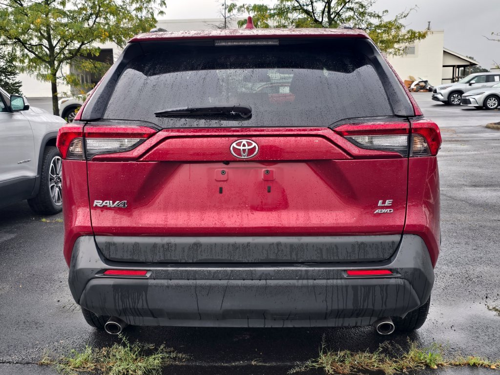 Used 2021 Toyota RAV4 LE AWD/4WD image 7