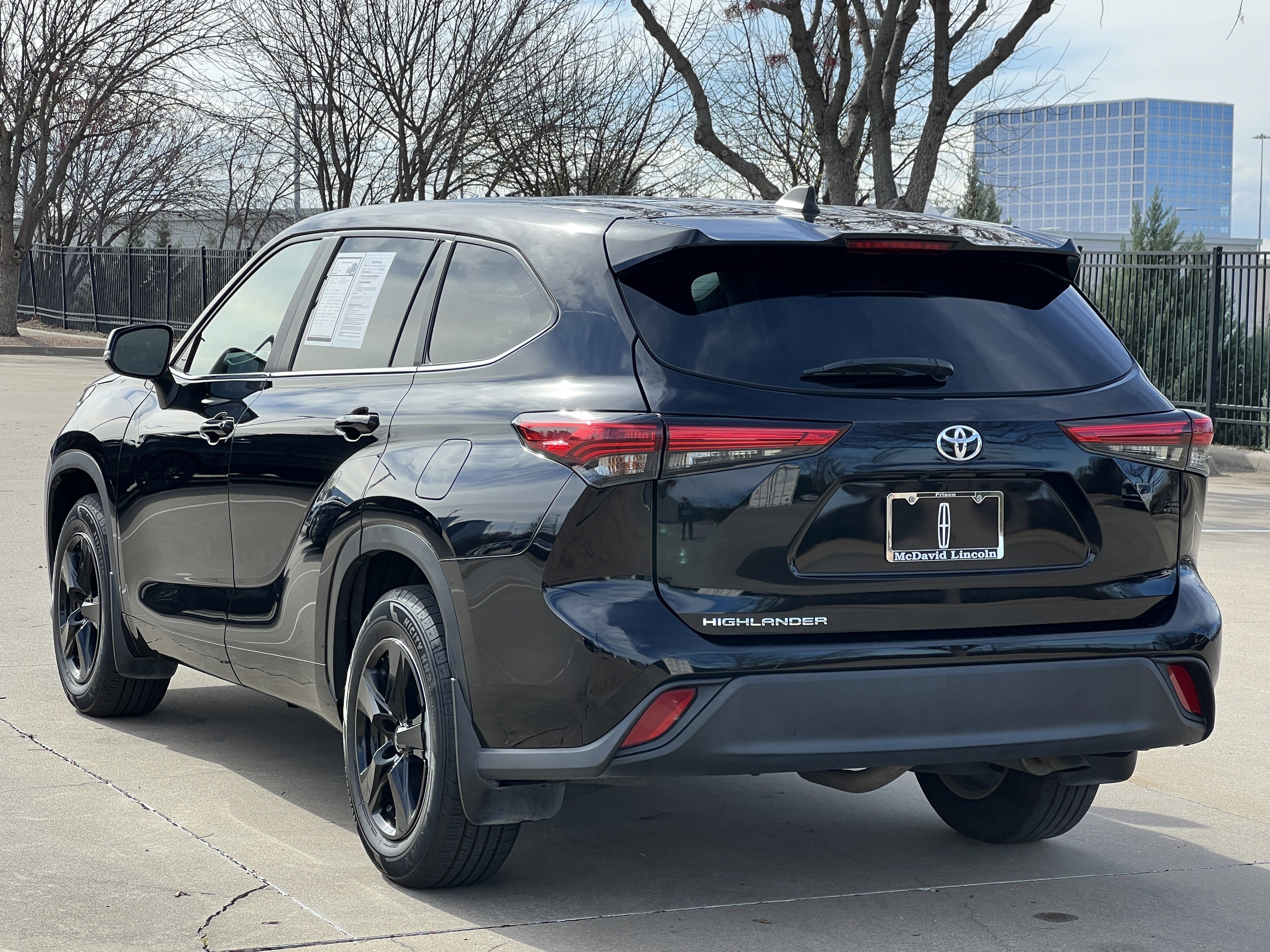 Used 2023 Toyota Highlander L image 7