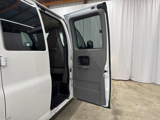 Used 2017 Chevrolet Express 3500 LT w/ LT Preferred Equipment Group image 27