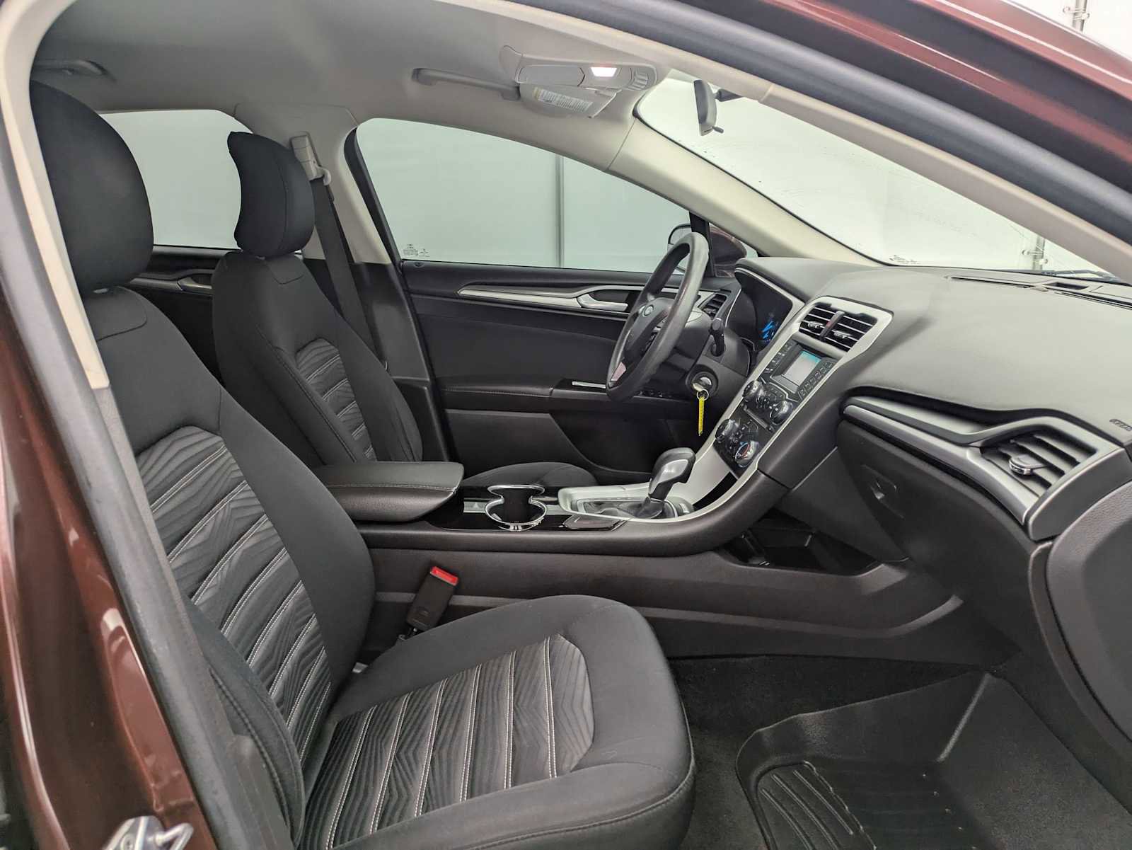 Used 2016 Ford Fusion SE image 22