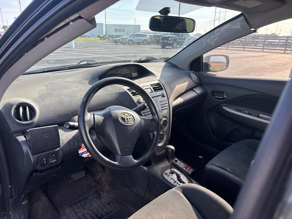 Used 2010 Toyota Yaris Sedan FWD image 9