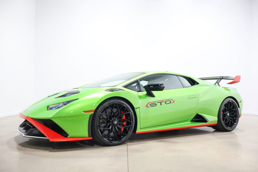 Used 2022 Lamborghini Huracan STO image 3