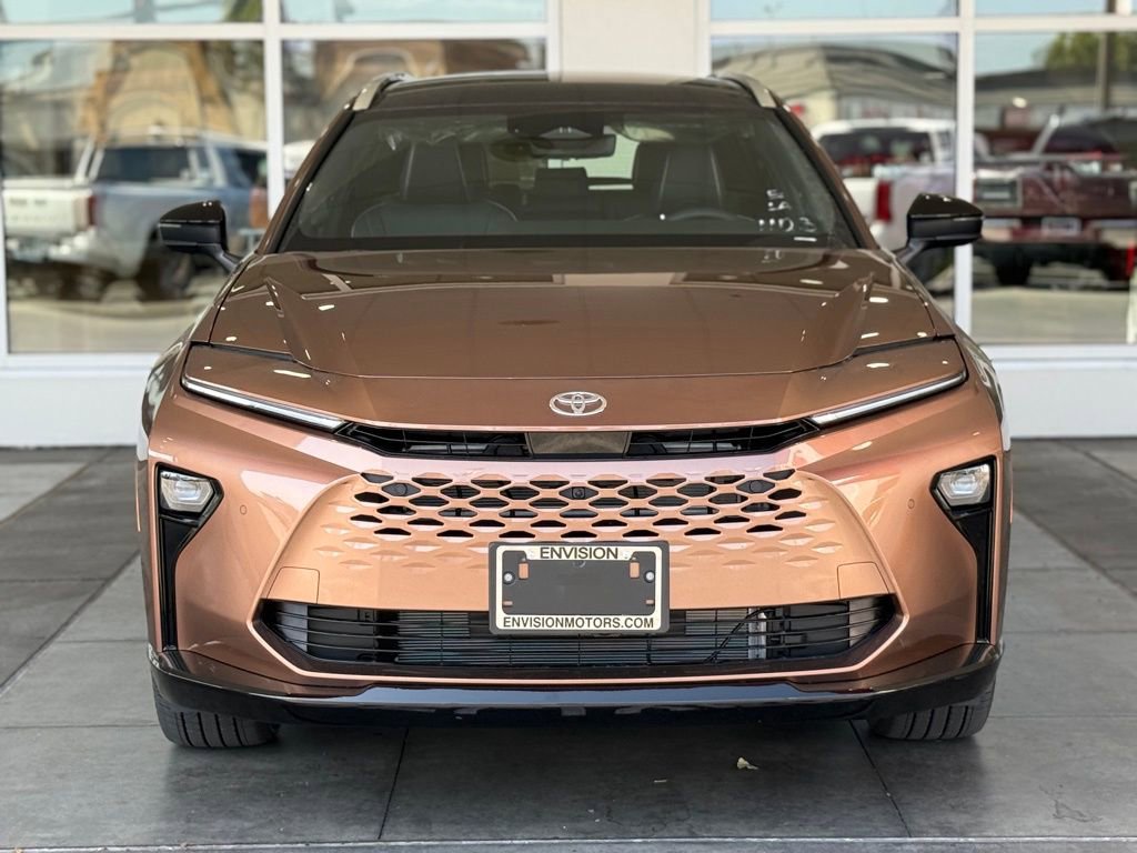 New 2025 Toyota Crown Signia image 4