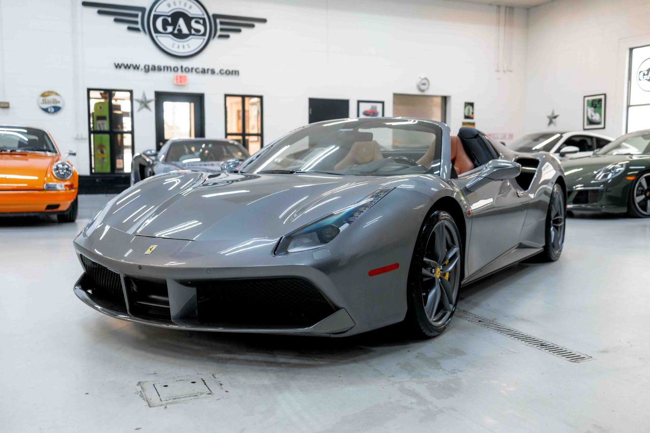 Used 2018 Ferrari 488 Spider image 4
